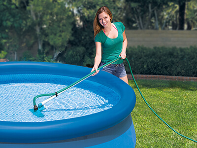 Aspirateur de piscine